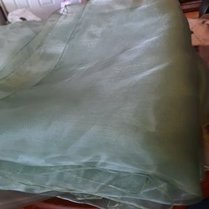 12 table covers 90x90 sage green